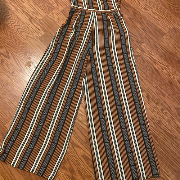 FOREVER 21 Sleeveless jumpsuit medium - Picture 8 of 9